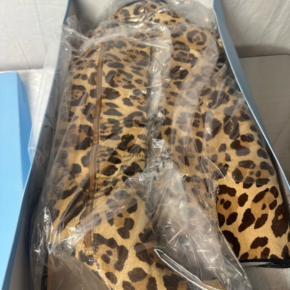 Antonio Melani Leopard Print Knee-High Boots Size 8.5 - Picture 4 of 17